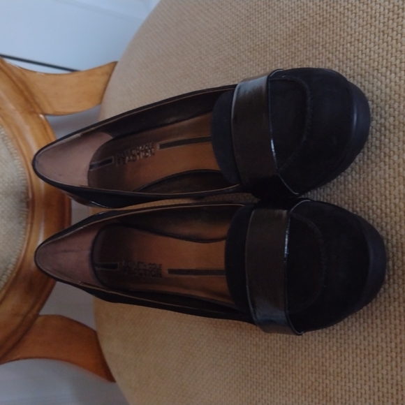 Pumps - Picture 2 of 6